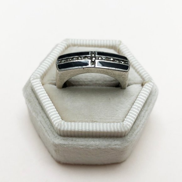 Horizontal cross ring, black onyx ring, grunge street style ring - Picture 5 of 8